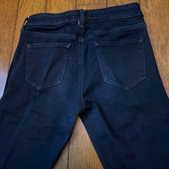 未使用UNIQLOスキニーデニムパンツ② の画像