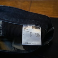 未使用UNIQLOスキニーデニムパンツ② の画像
