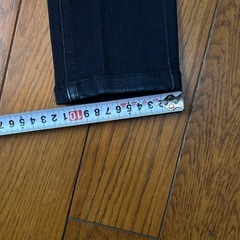 未使用UNIQLOスキニーデニムパンツ② の画像
