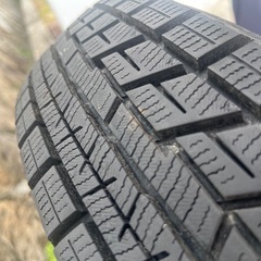 スタッドレスタイヤ　美品の画像
