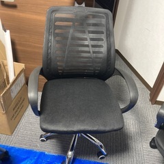 事務所ロッカー、椅子などの画像