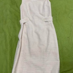 スカートスーツの画像