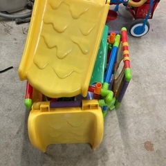 子供　キッズ　おもちゃ　ジャングルジムの画像