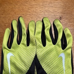 NIKE ランニング　グローブ　手袋の画像