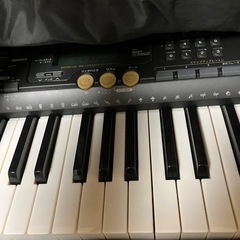 電子ピアノ　椅子付きですの画像