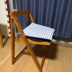 テーブル、椅子の画像