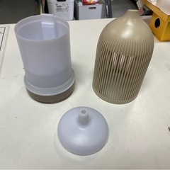 BRUNO　ブルーノ　スリットライトアロマミスト　BOE113　アロマディフューザー　超音波式　アロマオイル対応　フレグランス　ベージュ　稼働確認済　中古品　③の画像