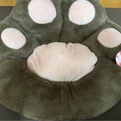 【決まりました】 TAITO限定 肉球クッション ウルトラMEGA 新品、未使用の画像