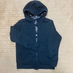 ユニクロ　ボアスウェットパーカー　150の画像