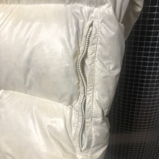 破格‼️訳あり　モンクレール　ポケットチャック破損有り　中古