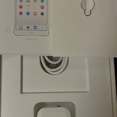 中古品》 iPad mini4 16GB