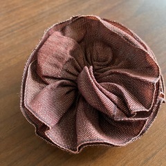 薔薇の飾り　畳の縁　ハンドメイド　リメイク　素材　直径　7〜9㎝くらいの画像