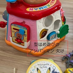 おもちゃ　まとめ　乳児　幼児　アンパンマン　ポケモン　タンバリン　知育玩具　ピタゴラス　キューブ　ひらめきキューブ　マグネットブロック　メカセット　電話　ダダンダン　こうてつバイキンマン　おおきなよくばりボックス　電話　ちびっこでんわ　わんわん　ユシラ社 JUSSILA　カラーむかで　カラームカデ 木のおもちゃ　プルトイ　プルトーイ　ピープル　鍵の画像