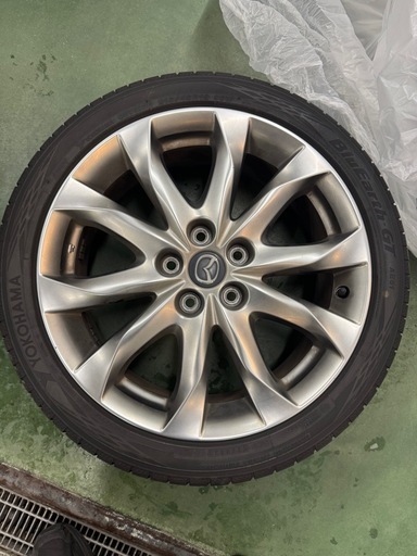 ※近場なら配送も可2024年製ヨコハマタイヤ 215/45/Ｒ18 BM系アクセラ純正ホイール18インチ