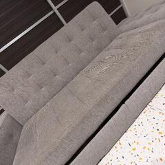 ソファ カウチ グレーの画像