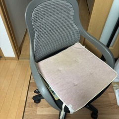 キャスター付き椅子