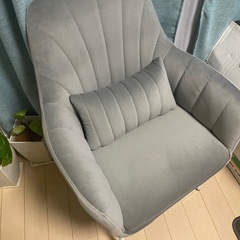色パールグレーのダイニングチェア2脚