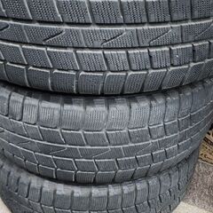 スタッドレスタイヤとアルミホイル４セット(215/65R16)の画像