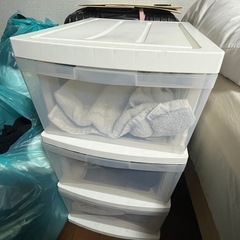 プラスチック収納箱
