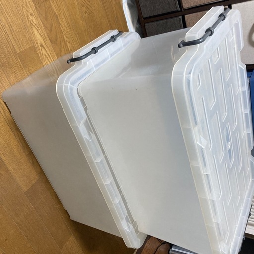 大きめな収納ボックス2つ