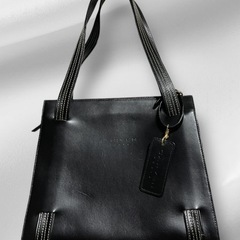 CARVENのショルダーバッグ