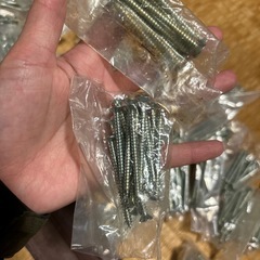 枠固定ビス4×50の画像