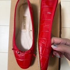 ZARAフラットシューズの画像