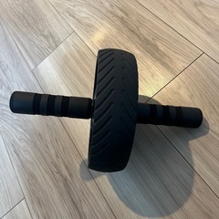 adidasのトレーニングセットの画像