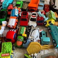 絵本・パトカー・ミニカーなどセットでの画像