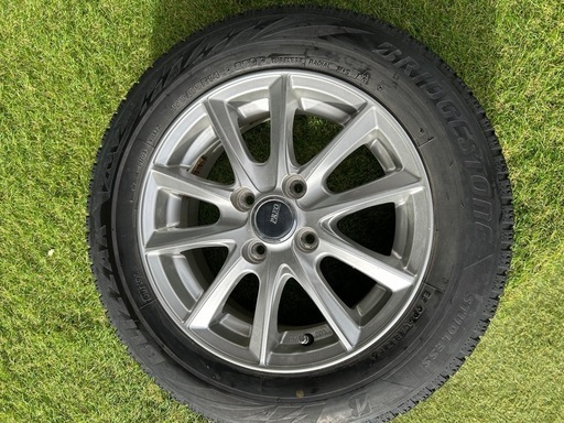 ブリヂストンスタッドレスタイヤ　アルミ付4本