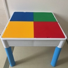 レゴテーブル、イス付き。
の画像
