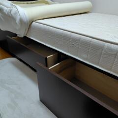 シングルベッドとマットレスの画像