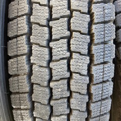 🛞中古スタッドレス✨165R13LT 6PR✨アゲバン🚗アゲトラ🚚バリ山❗️激安❗️ の画像