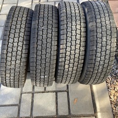 🛞中古スタッドレス✨165R13LT 6PR✨アゲバン🚗アゲトラ🚚バリ山❗️激安❗️ の画像