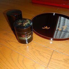 お盆　+　茶筒 2個の画像