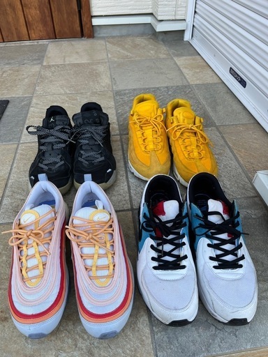 NIKE スニーカー