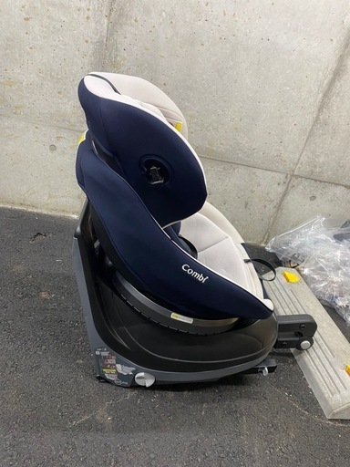 conbi  チャイルドシート　ISOFIX