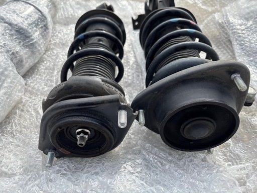ZN8 GR86純正サスペンション 一式