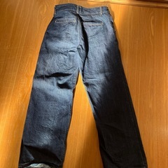 GU ワイドジーンズの画像