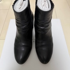 マッキントッシュアンクルヒールブーツ