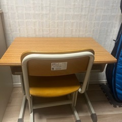 小学校教室机・椅子