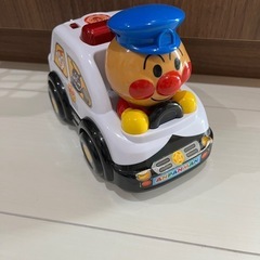 アンパンマン　パトカー　おもちゃ