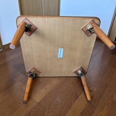 エムール　小ぶりの折りたたみテーブルの画像