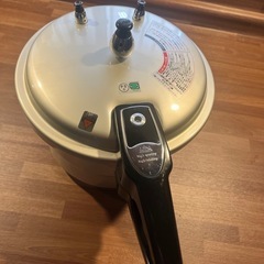 【取り引き中】　 ◆ アオヤギコーポレーション製 家庭用圧力鍋8...