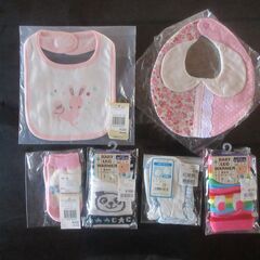よだれかけ　靴下など　６点　未使用品　⓯　