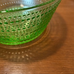 iittala グリーンガラス ドットボウルの画像