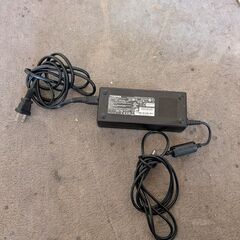 R33030 東芝　TOSHIBA パソコン　アダプター　中古