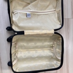 キャリーケース
の画像