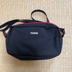 キッズショルダーバッグ（穴あき）の画像