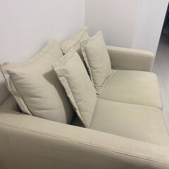 ２人掛けソファー　 lawya クリーム色